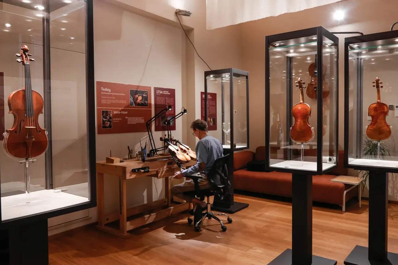 The Art of Violin Making: Master Craftsmanship for Discerning