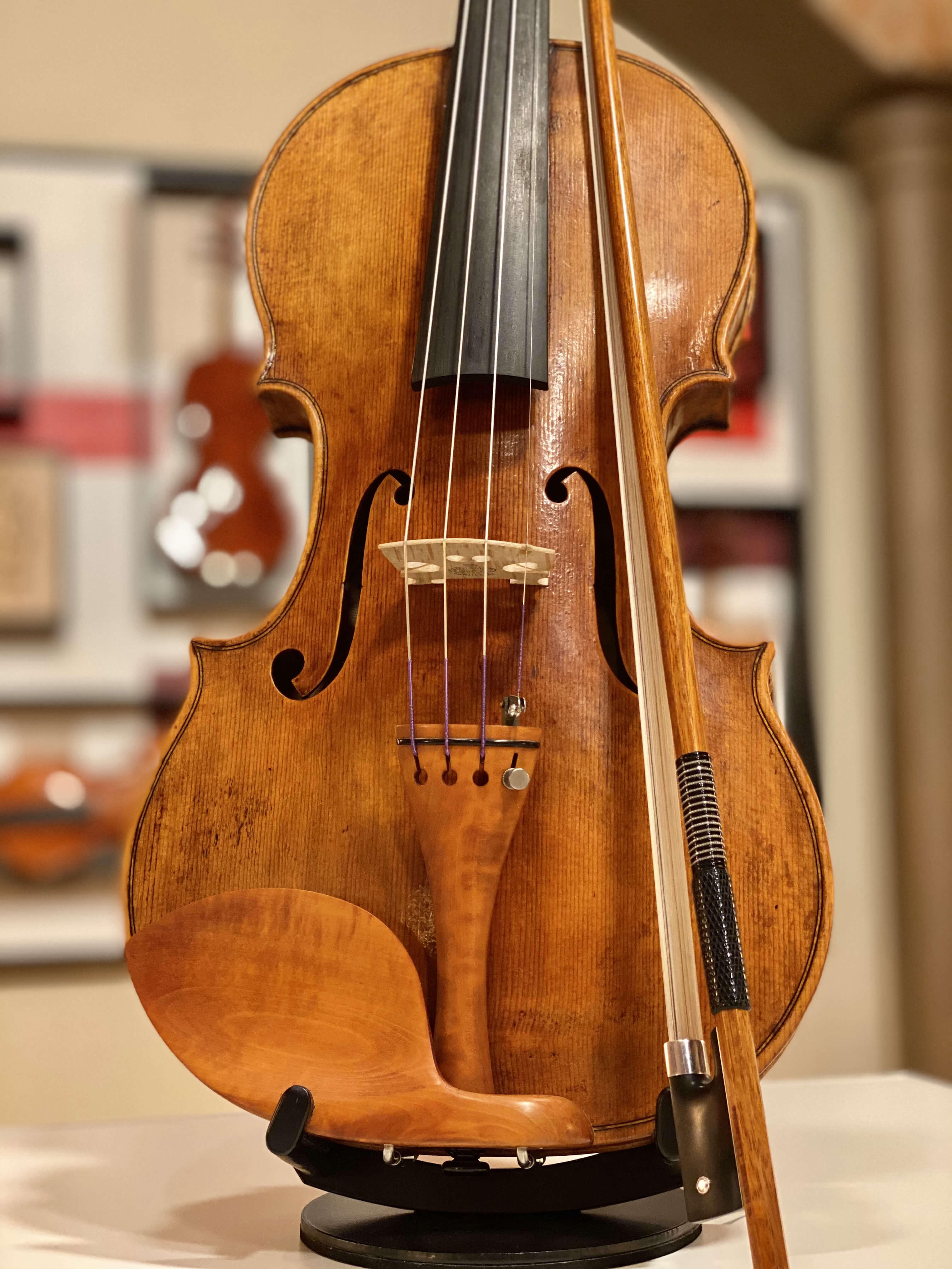 Violin Bow Cares: Handmade violin standing